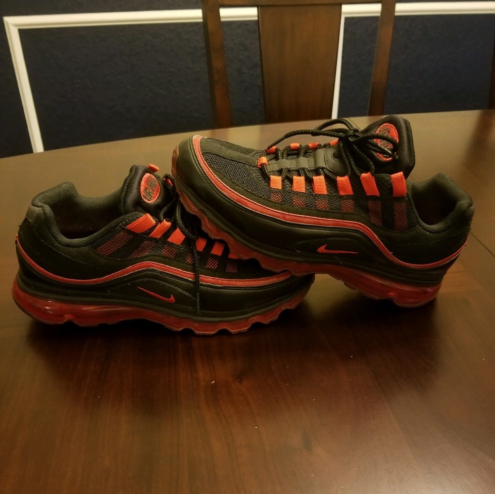 SOLD - Nike Air Max - Picture 1 of 3